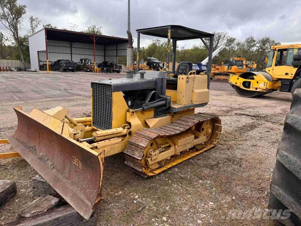 Komatsu D 21 P-5 Kāpurķēžu buldozeri