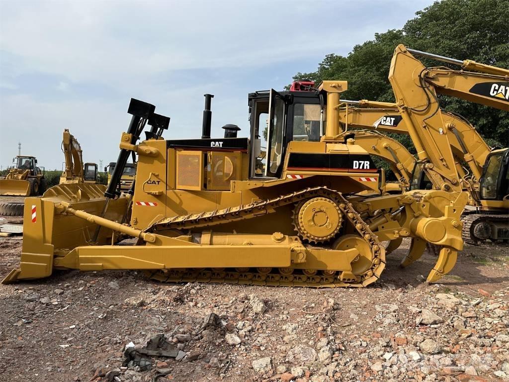 CAT D 7 R Kāpurķēžu buldozeri