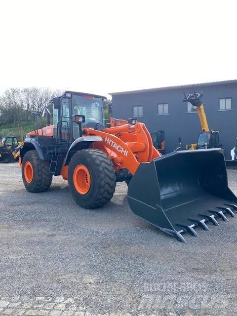 Hitachi ZW 220 Iekrāvēji uz riteņiem