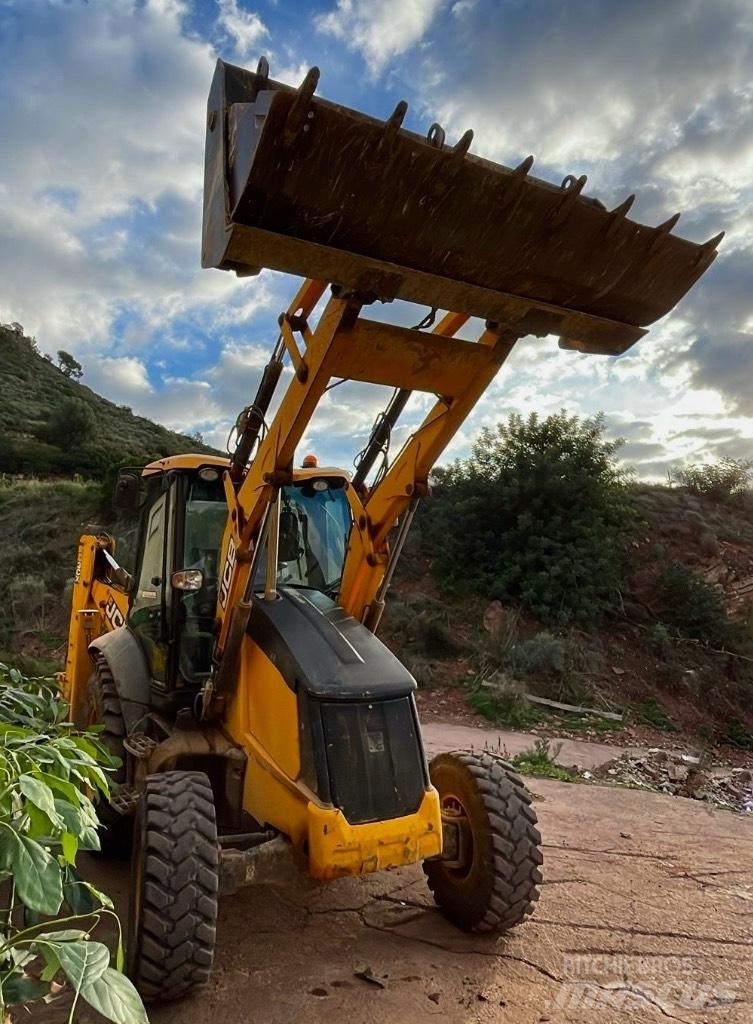JCB 3 CX Ekskavatori-iekrāvēji