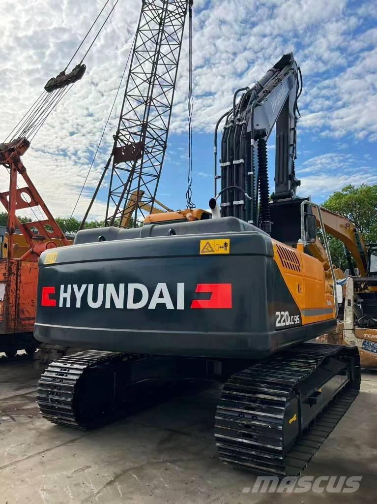 Hyundai R220LC-9S Vidēja lieluma ekskavatori 7 t - 12 t