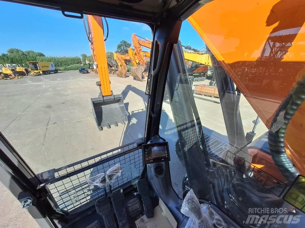 Develon DX300LC-7M Kāpurķēžu ekskavatori
