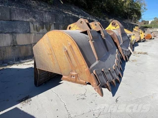 CAT 988 B Iekrāvēji uz riteņiem