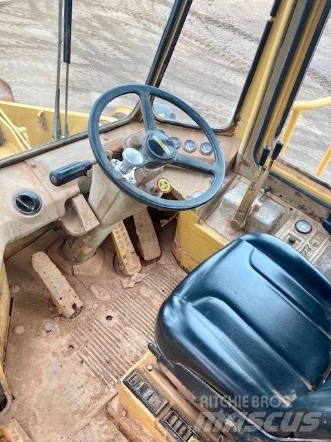 CAT 950 B Iekrāvēji uz riteņiem