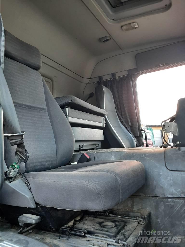 Scania P 420 Smagās mašīnas ar konteineriem
