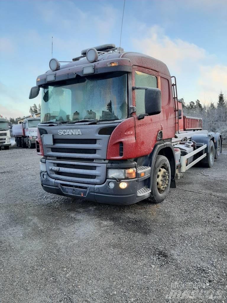 Scania P 420 Smagās mašīnas ar konteineriem