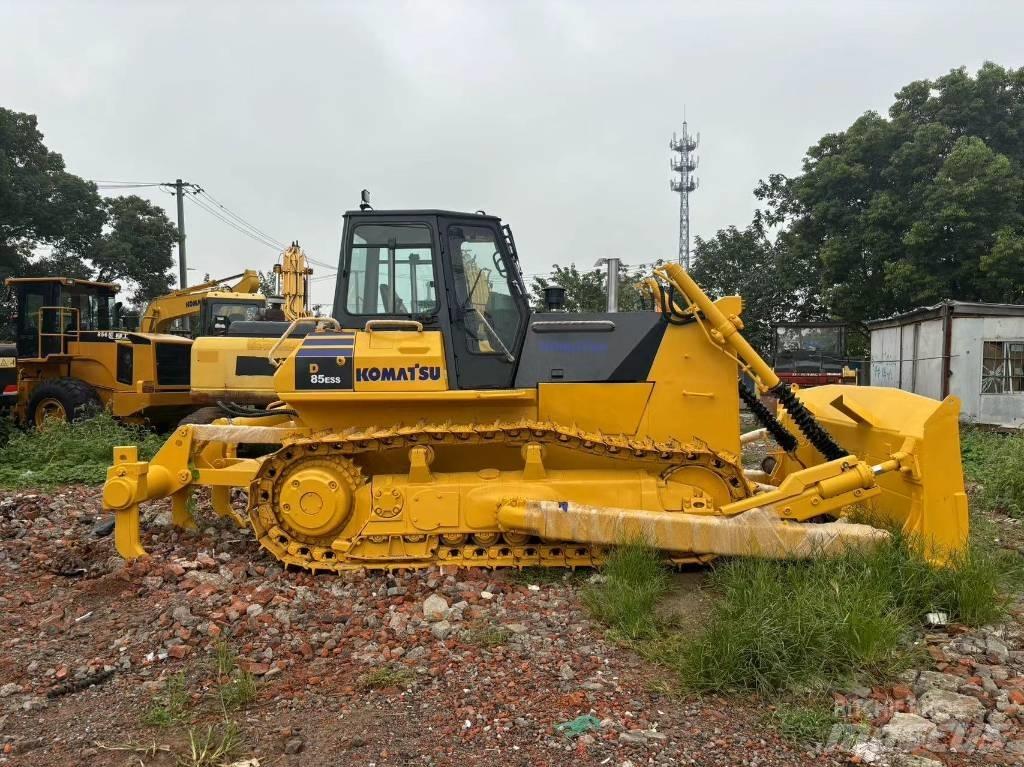 Komatsu D 85 E-12 Kāpurķēžu buldozeri