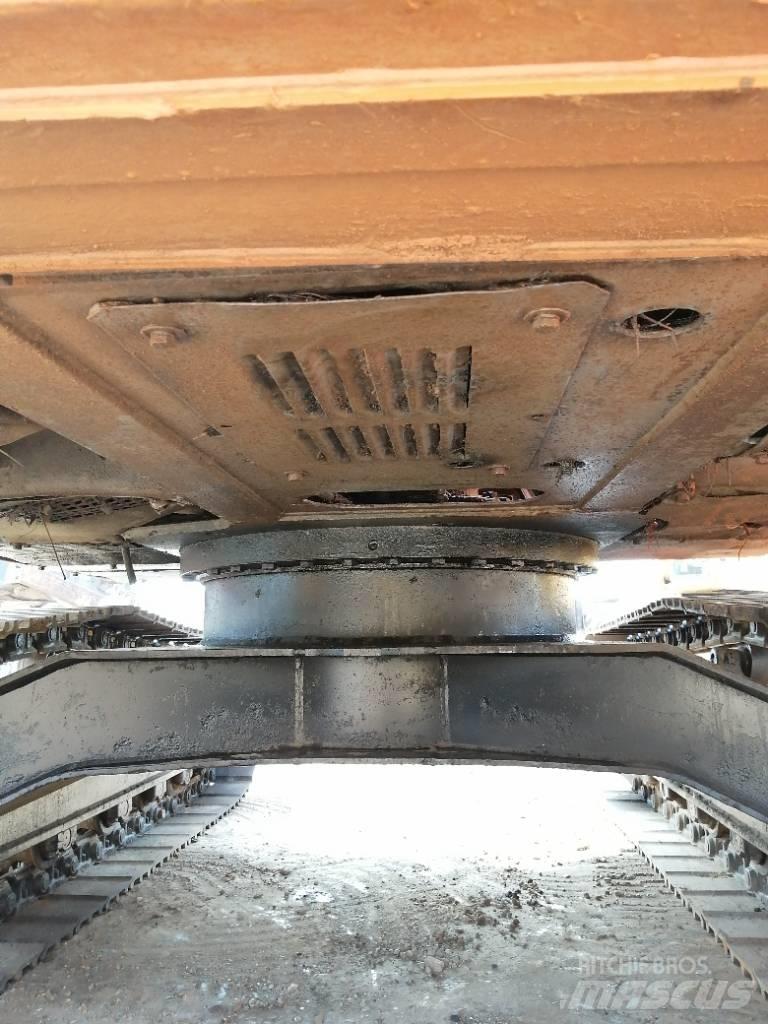 Hitachi EX 120 Kāpurķēžu ekskavatori