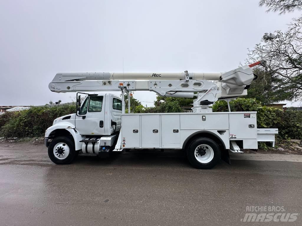 International 4300 Pacēlāji uz automašīnas bāzes