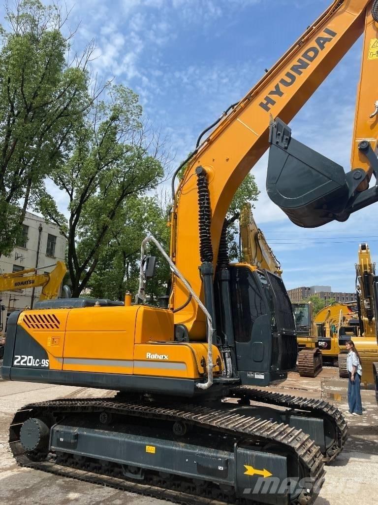 Hyundai 220LC-9S Kāpurķēžu ekskavatori