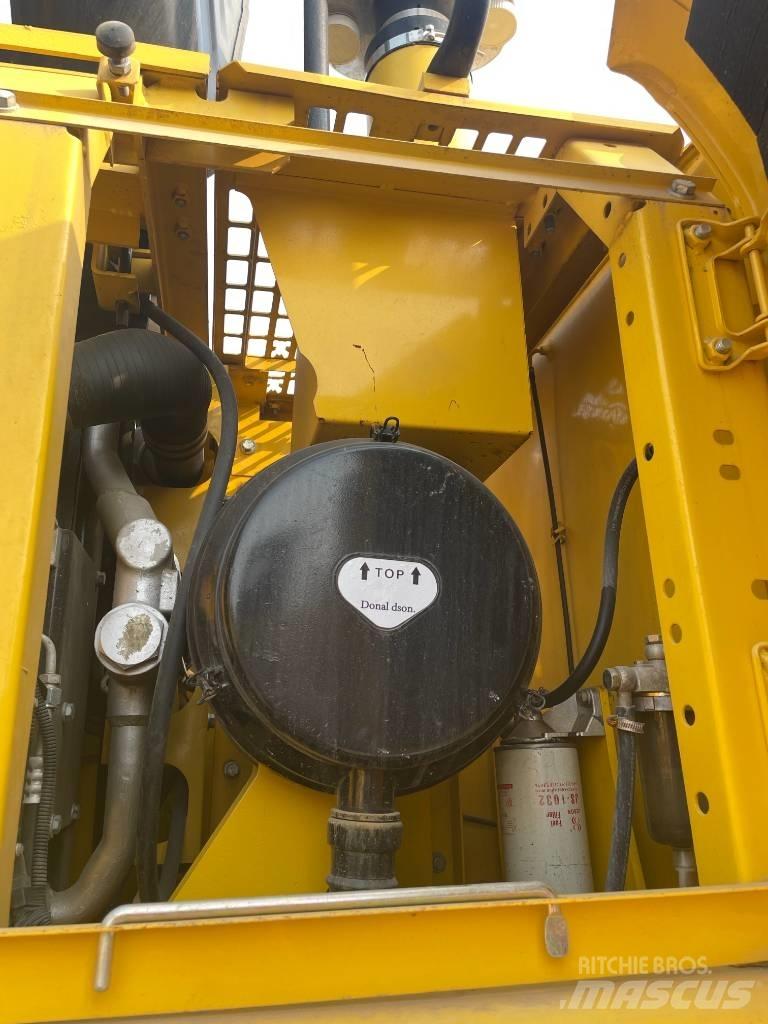 Komatsu 350 Kāpurķēžu ekskavatori
