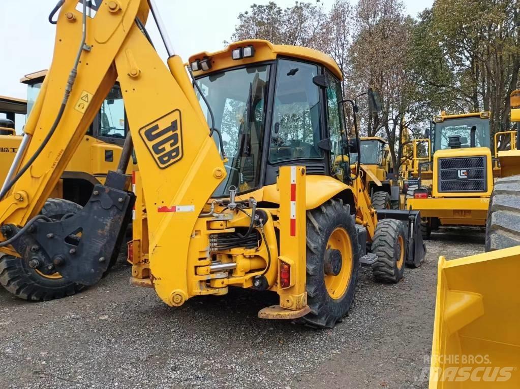 JCB 3 CX Ekskavatori-iekrāvēji