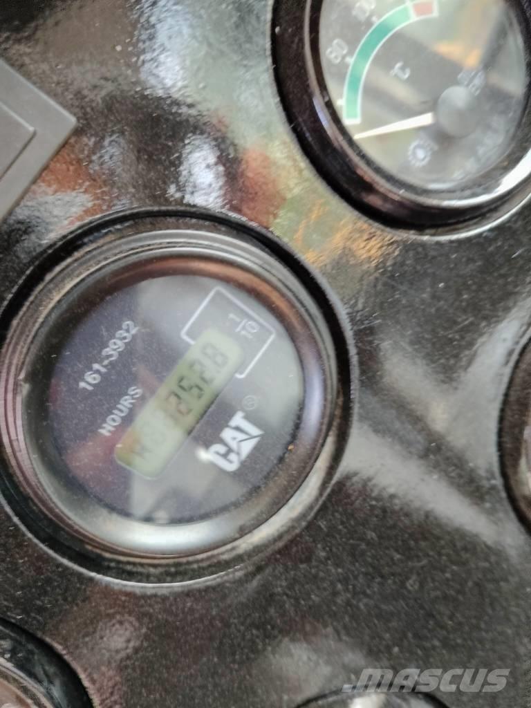 CAT 966 H Iekrāvēji uz riteņiem