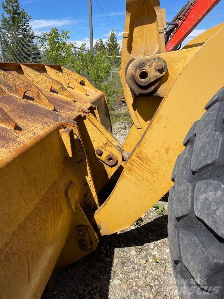CAT 966 E Iekrāvēji uz riteņiem