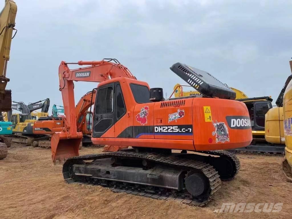 Doosan 220-7 Kāpurķēžu ekskavatori