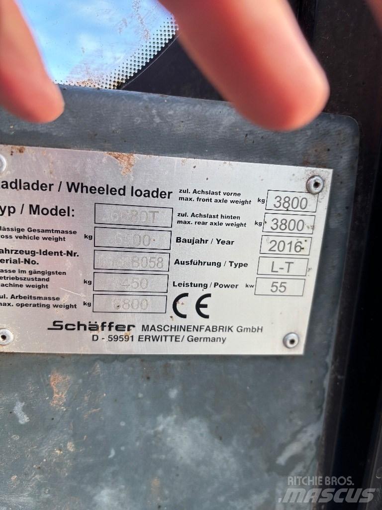 Schäffer 6680 T Teleskopiskie riteņu iekrāvēji