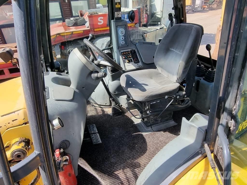 Komatsu WB 93 S-5EO Ekskavatori-iekrāvēji