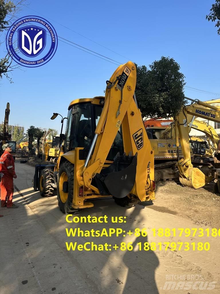 JCB 3 CX Ekskavatori-iekrāvēji