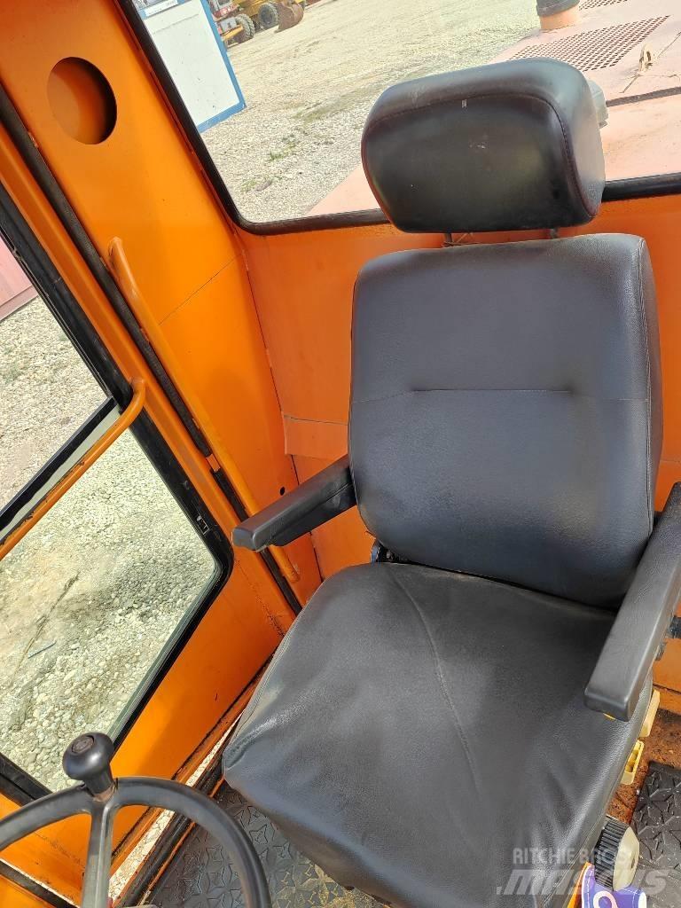Lebrero SUMO 313 Divvalču grunts veltņi