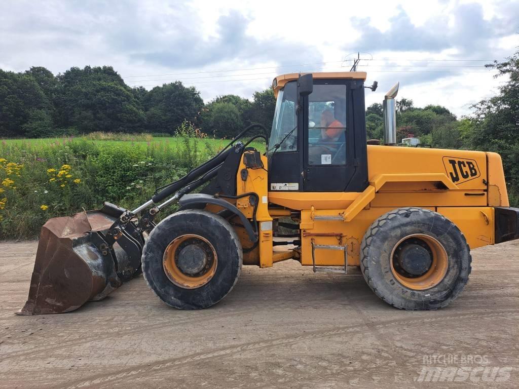 JCB 426 Iekrāvēji uz riteņiem