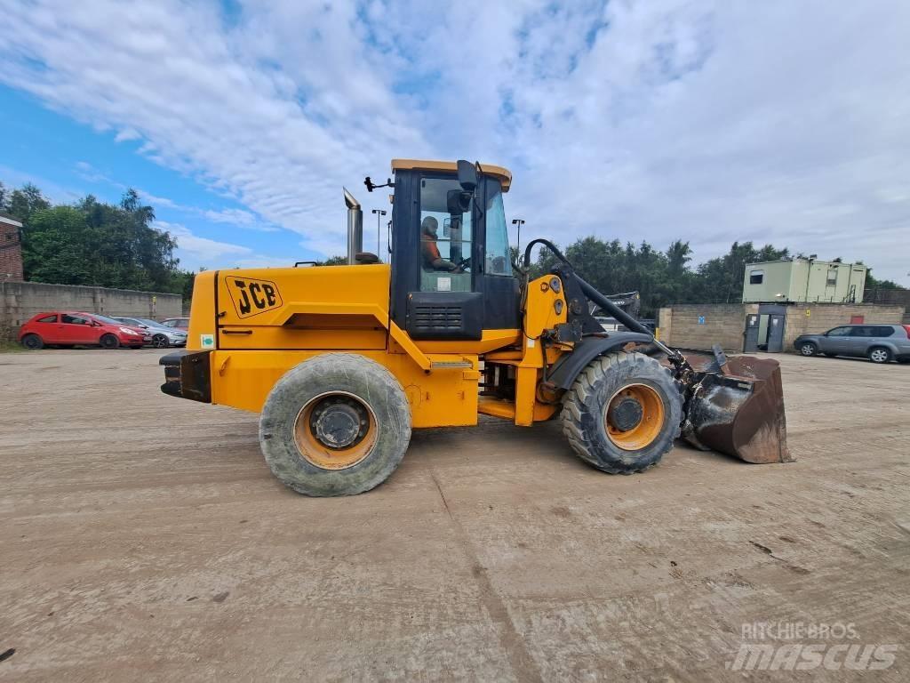 JCB 426 Iekrāvēji uz riteņiem