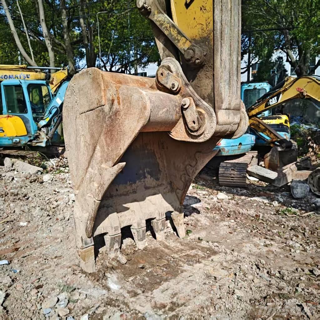 CAT 330 D Kāpurķēžu ekskavatori