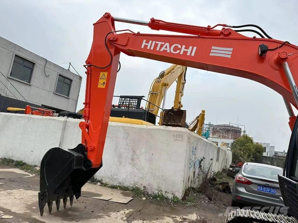 Hitachi EX 120-3 Kāpurķēžu ekskavatori