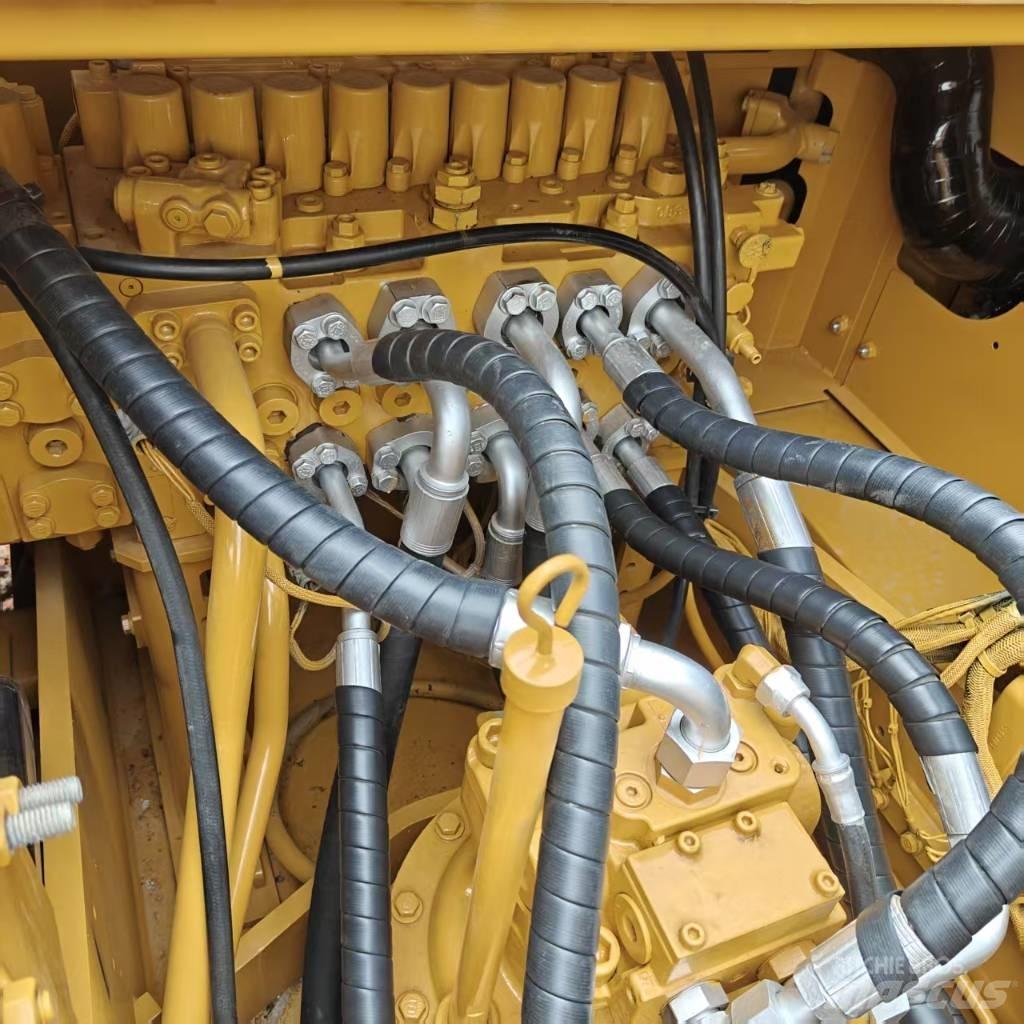 CAT 320 Kāpurķēžu ekskavatori