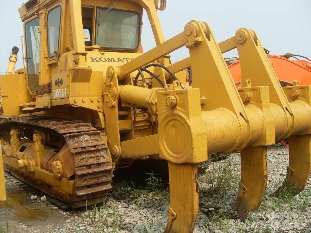 Komatsu d155a-1 Kāpurķēžu buldozeri