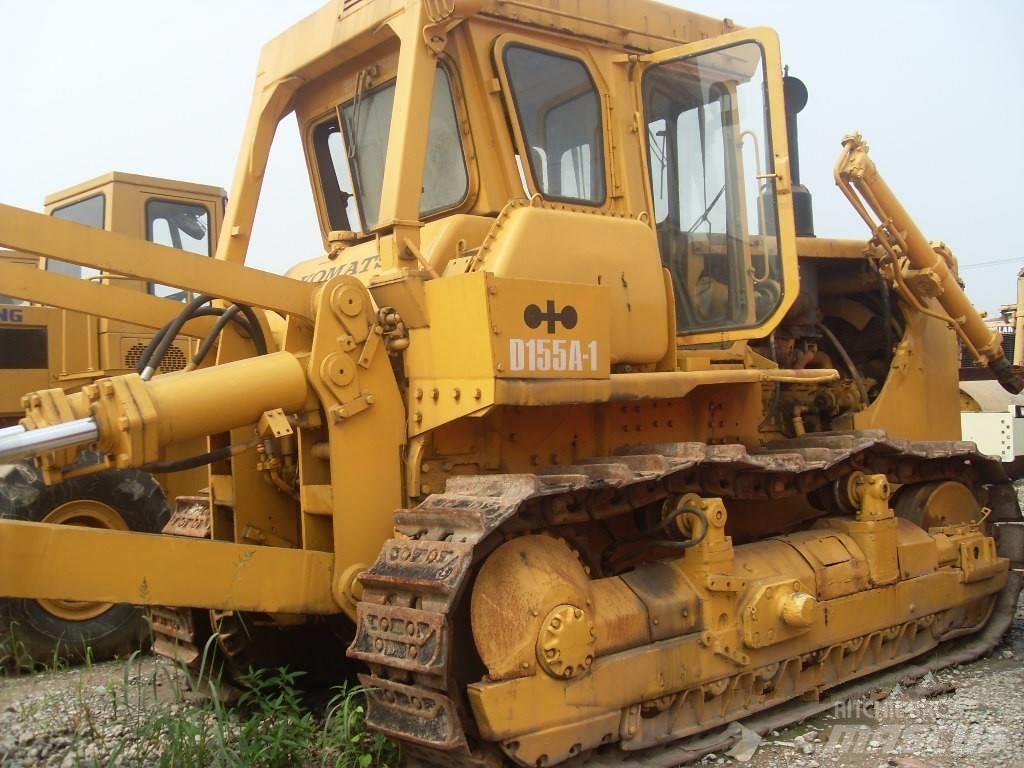 Komatsu d155a-1 Kāpurķēžu buldozeri