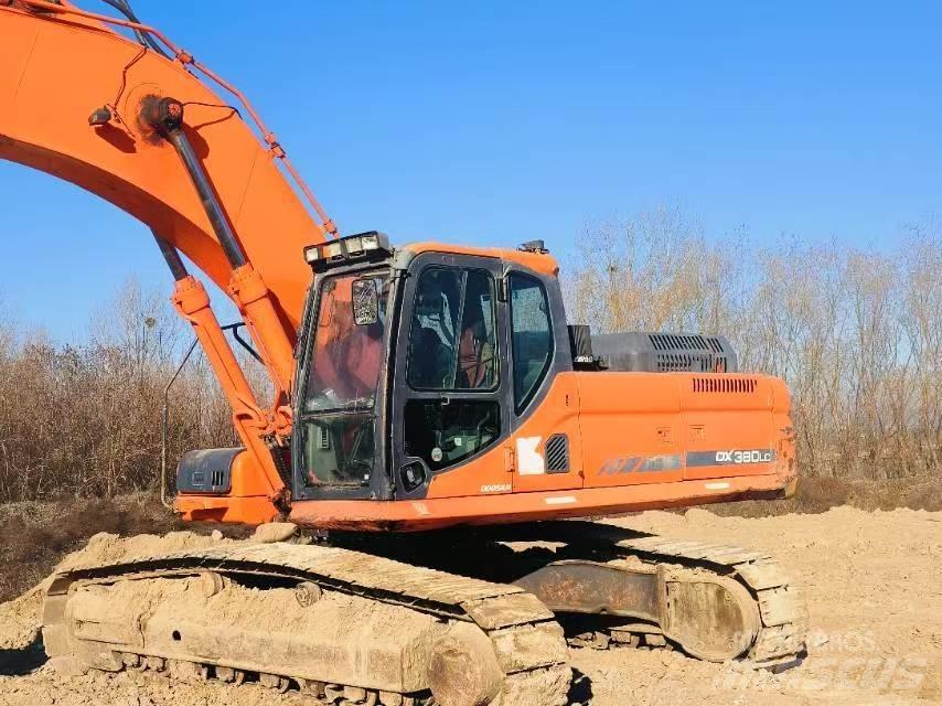 Doosan DX 380 LC Kāpurķēžu ekskavatori