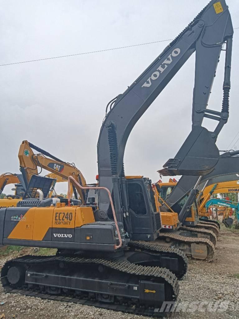 Volvo EC 240 Kāpurķēžu ekskavatori