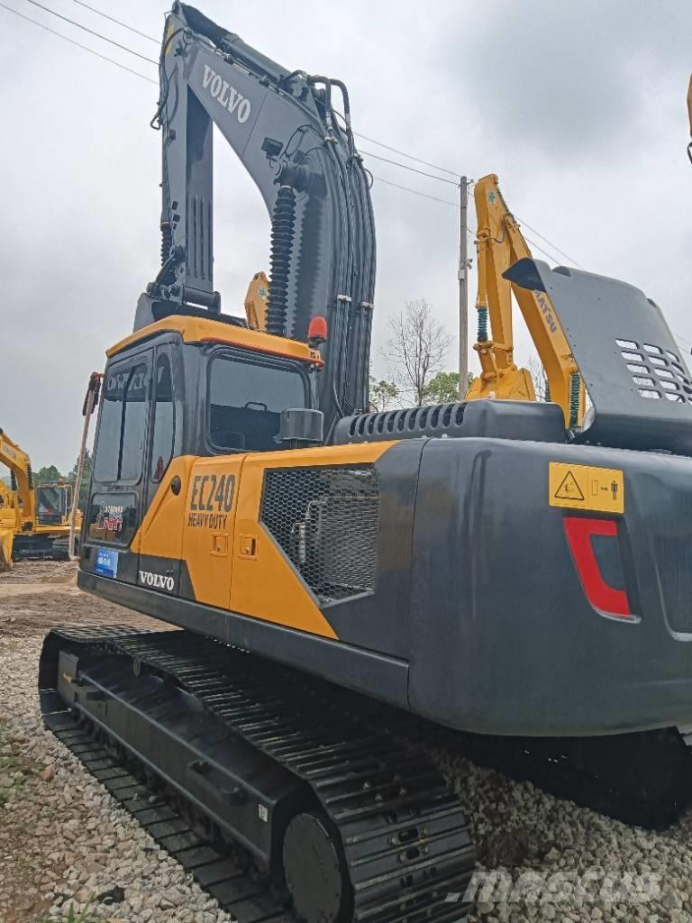 Volvo EC 240 Kāpurķēžu ekskavatori