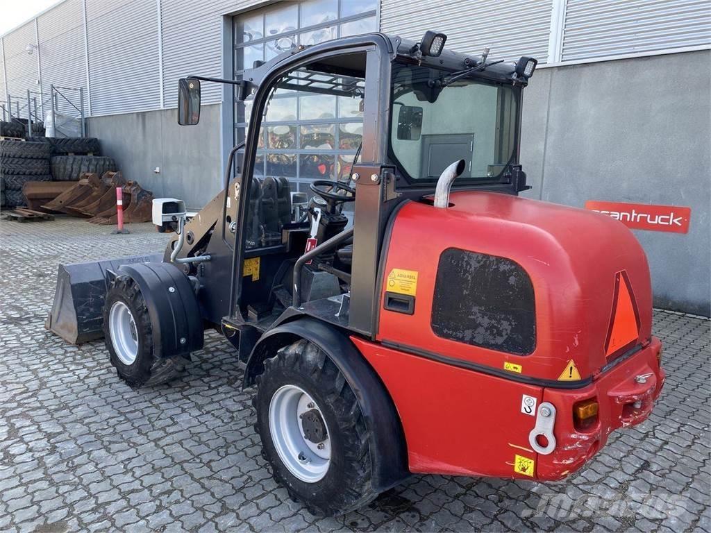 Weidemann 2070 Multifunkcionālie iekrāvēji