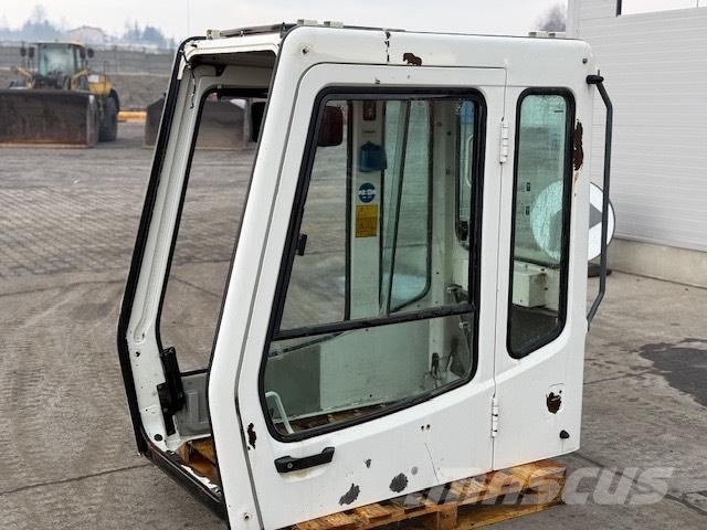 Liebherr R 944 B CAB Kabīnes un interjers