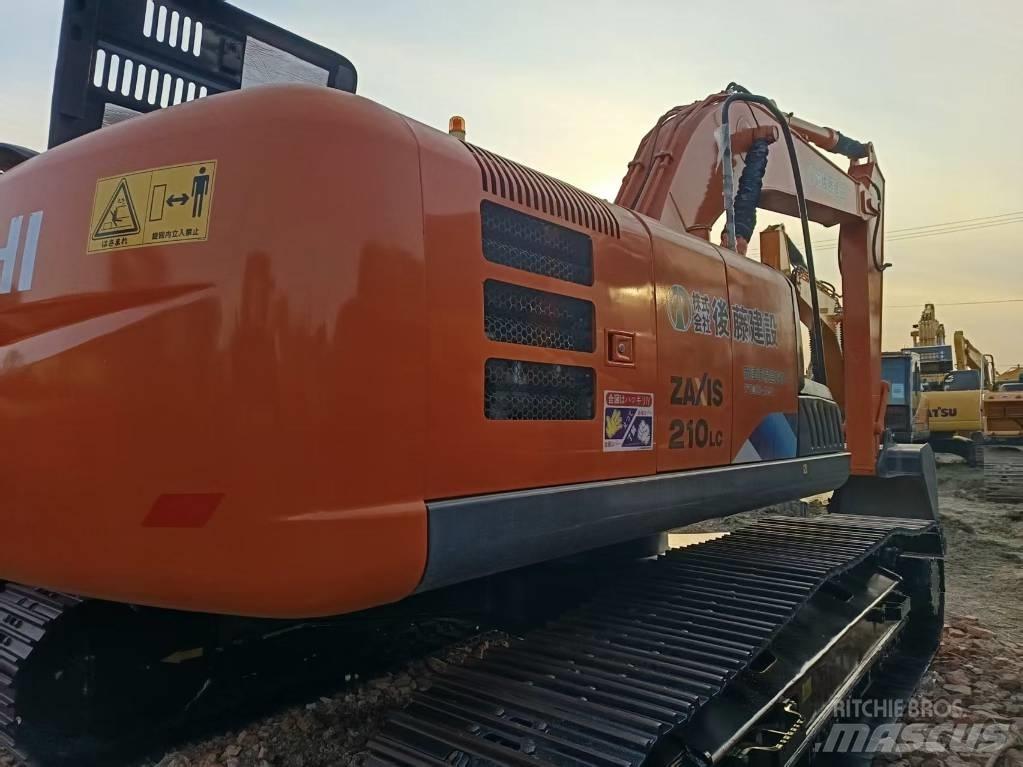 Hitachi ZX210LC Kāpurķēžu ekskavatori