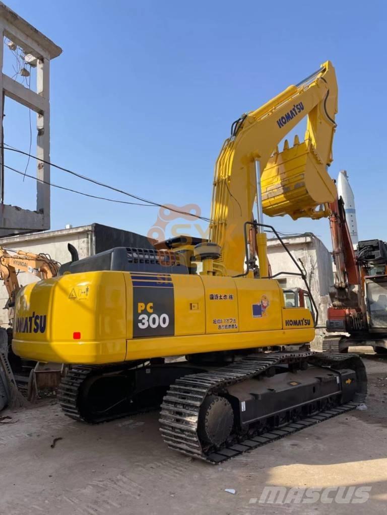 Komatsu PC 300 Kāpurķēžu ekskavatori