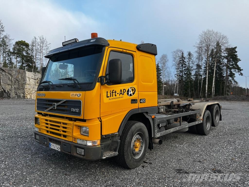 Volvo FM 12 420 Treileri ar āķi