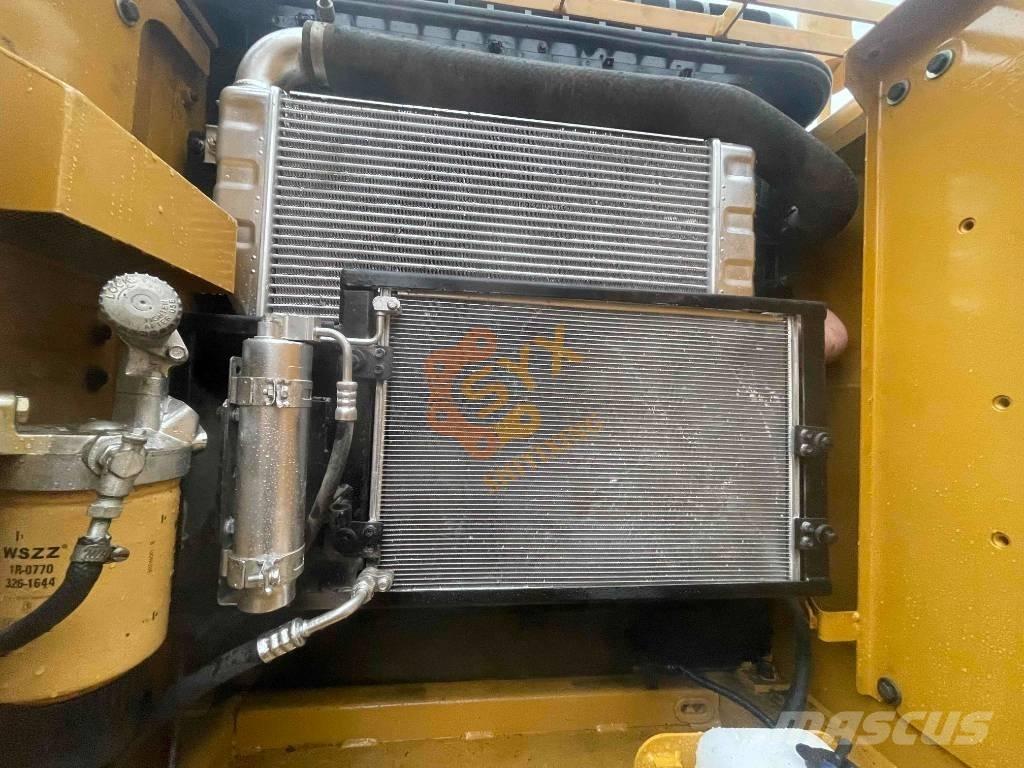 CAT CAT320 D2 Kāpurķēžu ekskavatori