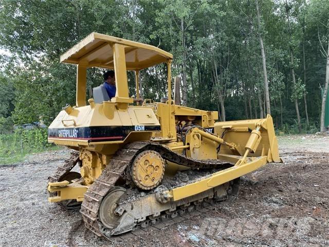 CAT D5H Kāpurķēžu buldozeri