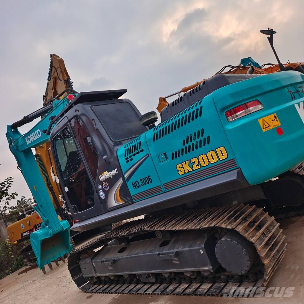 Kobelco SK 200-8 Kāpurķēžu ekskavatori