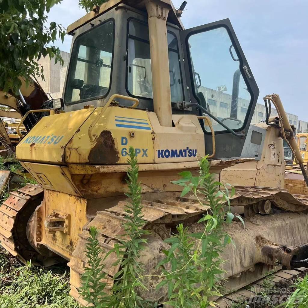 Komatsu D 65 P-12 Kāpurķēžu buldozeri