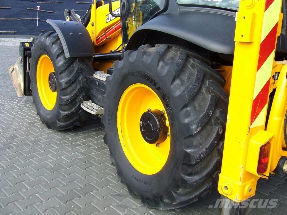 JCB 4CX Ekskavatori-iekrāvēji