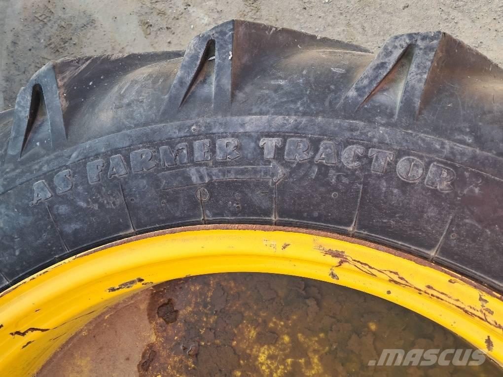 Record 12.4-36 Riepas, riteņi un diski