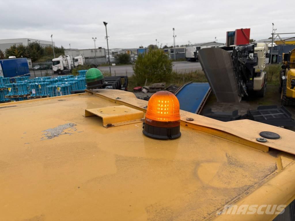 Komatsu HM300-3 Artikulētie pašizgāzēji