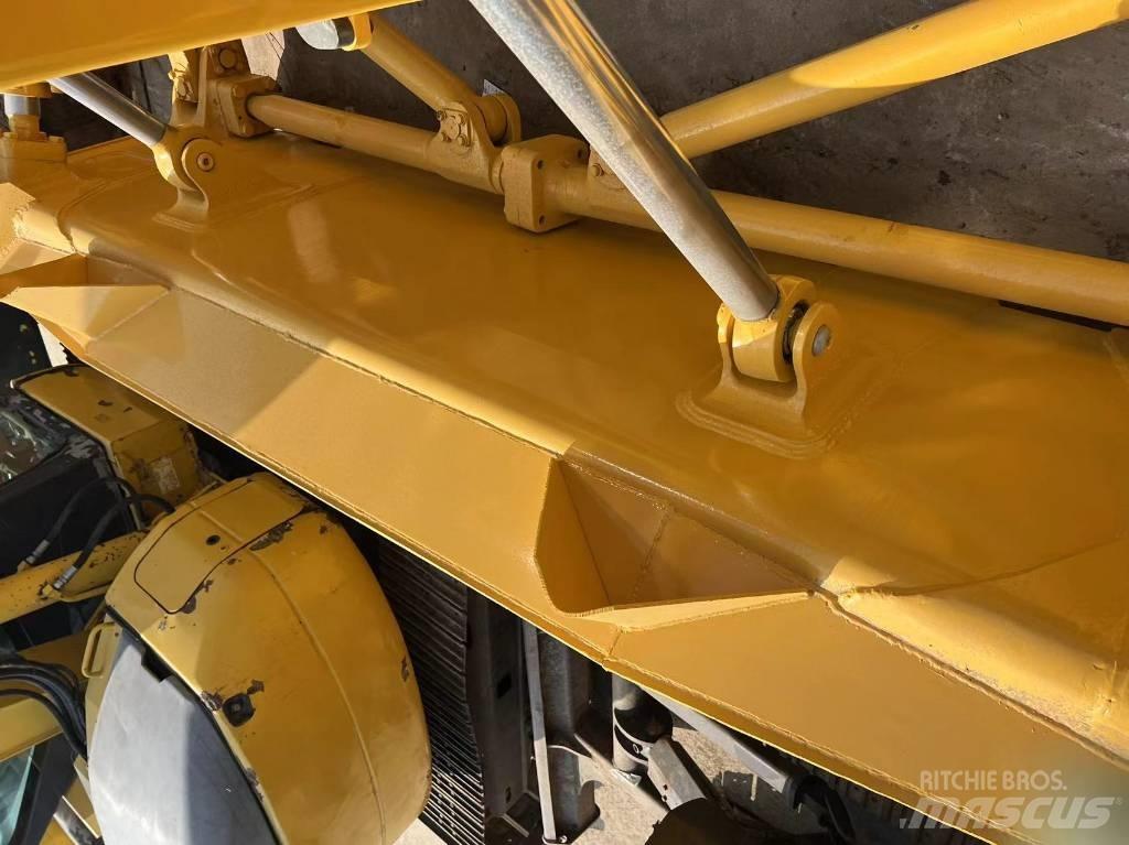 Shantui SD 22 Kāpurķēžu buldozeri
