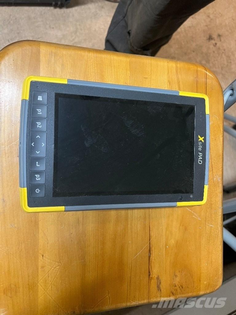 Komatsu PW 158-11 E0 Ekskavatori uz riteņiem