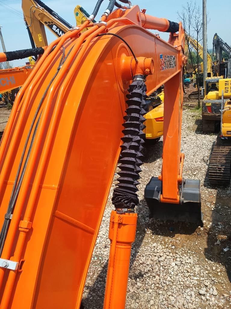Hitachi ZX 240 Kāpurķēžu ekskavatori