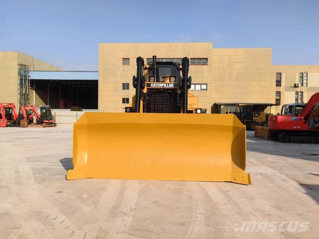 CAT D8R Kāpurķēžu buldozeri