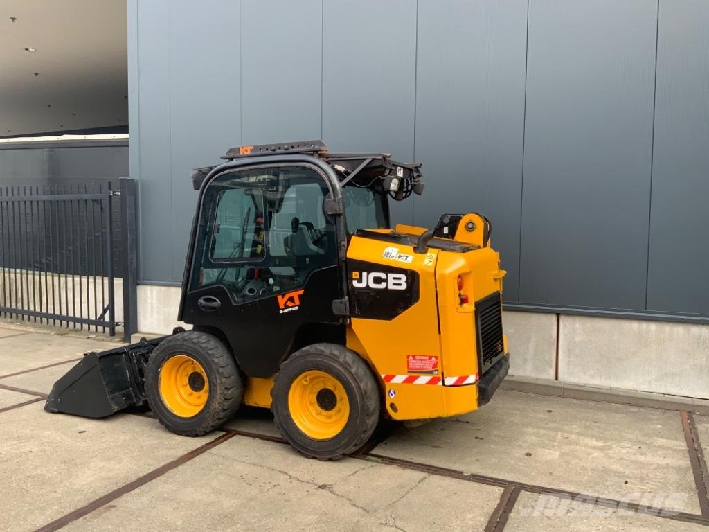 JCB 155 Lietoti riteņu kompaktiekrāvēji